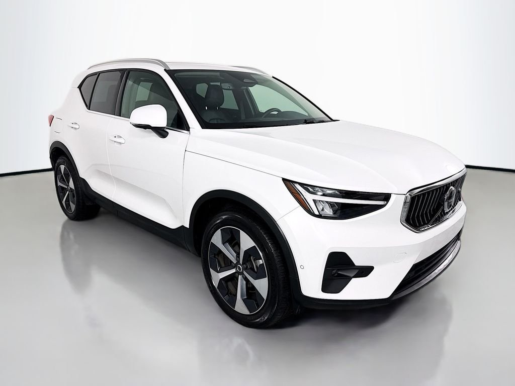 Used 2025 White Volvo B5 Plus Bright Theme image 7