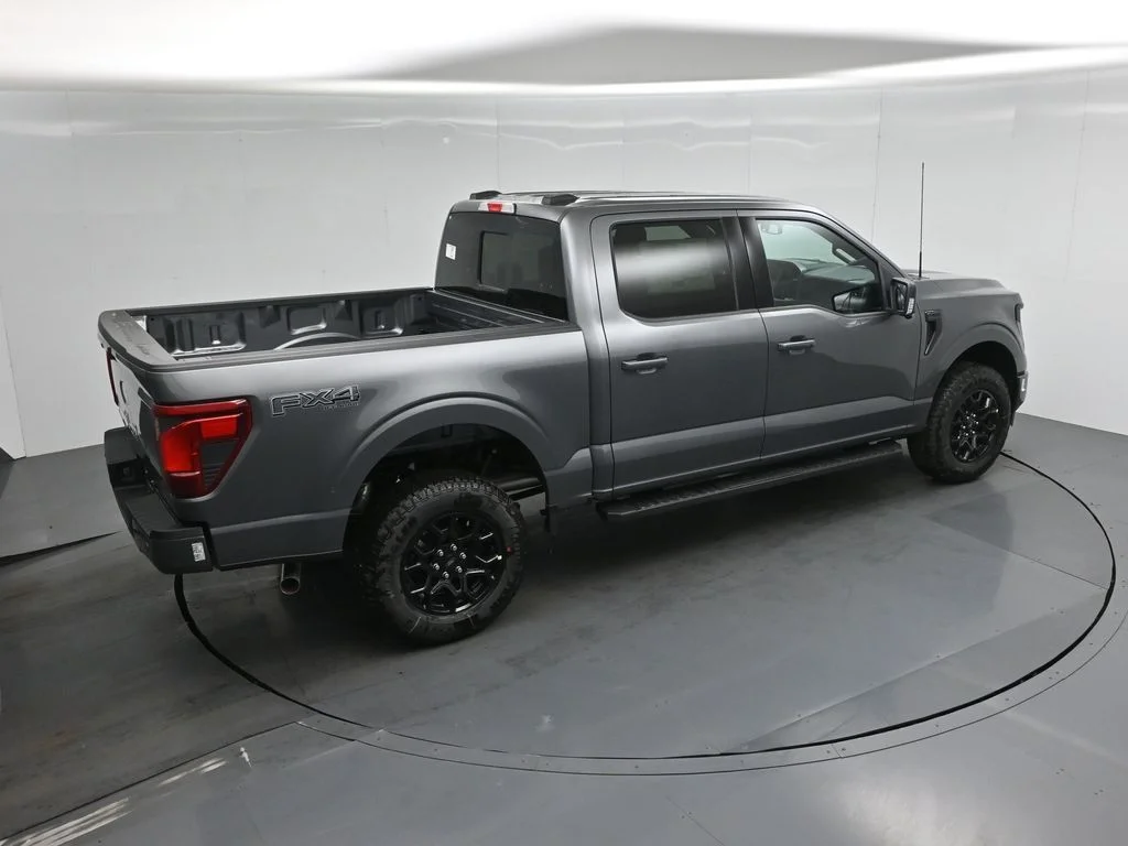 New 2026 Carbonized Gray Metallic Ford XLT image 38