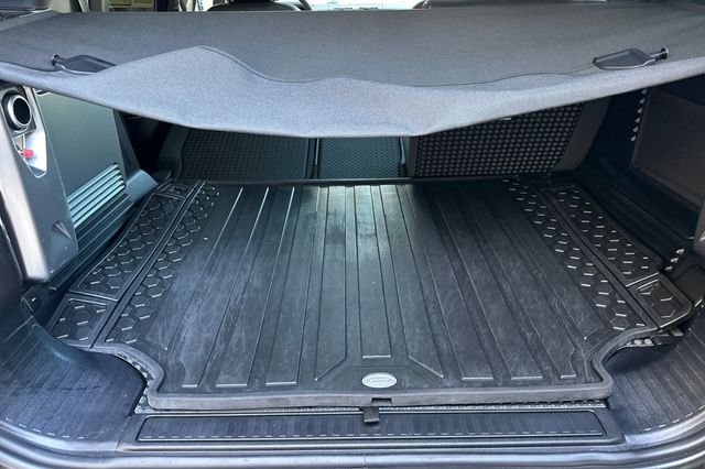Used 2023 Black Land Rover V8 image 14