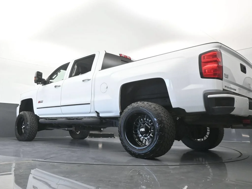 Used 2018 Summit White Chevrolet LTZ image 66