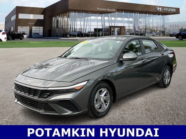 2025 Hyundai Elantra SE