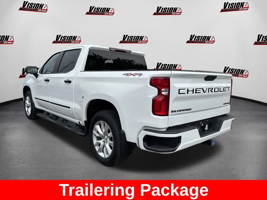 Used 2021 White Chevrolet Custom image 8