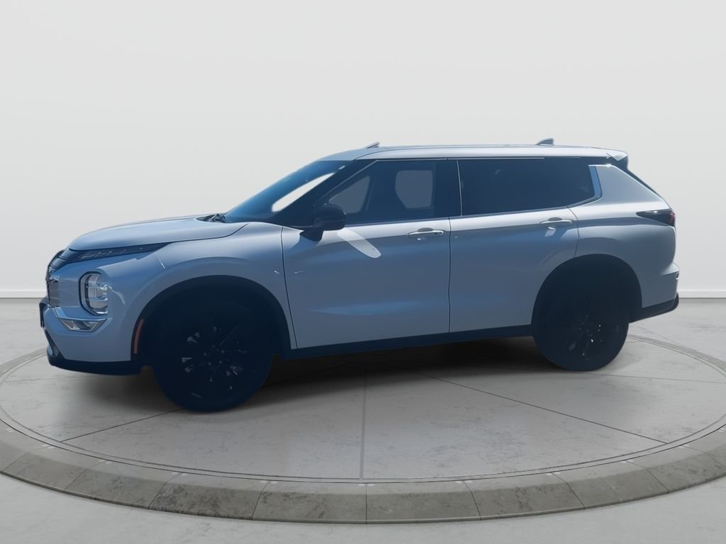New 2026 WHT DIAMOND Mitsubishi LE image 3