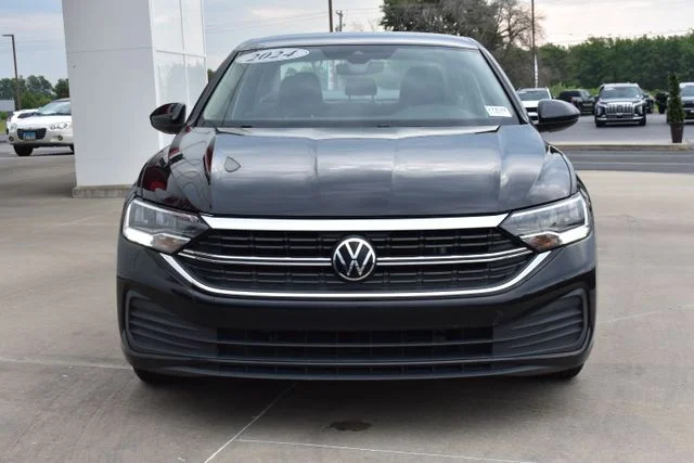 Used 2024 Black Volkswagen 1.5T SE image 3