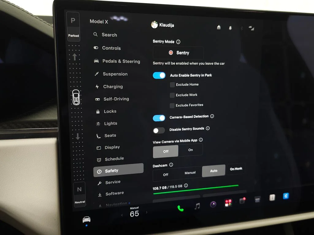 Used 2023  Tesla Plaid image 27