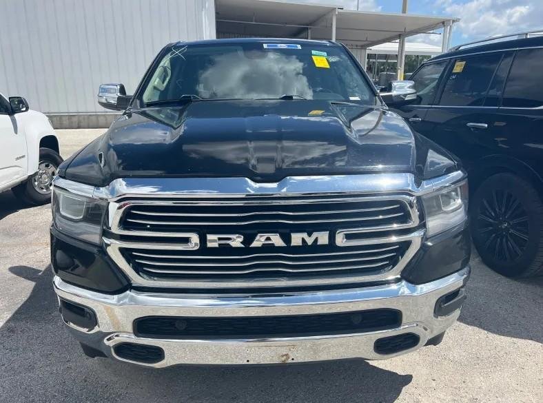 Used 2020 Diamond Black Crystal Pearlcoat Ram Laramie image 2