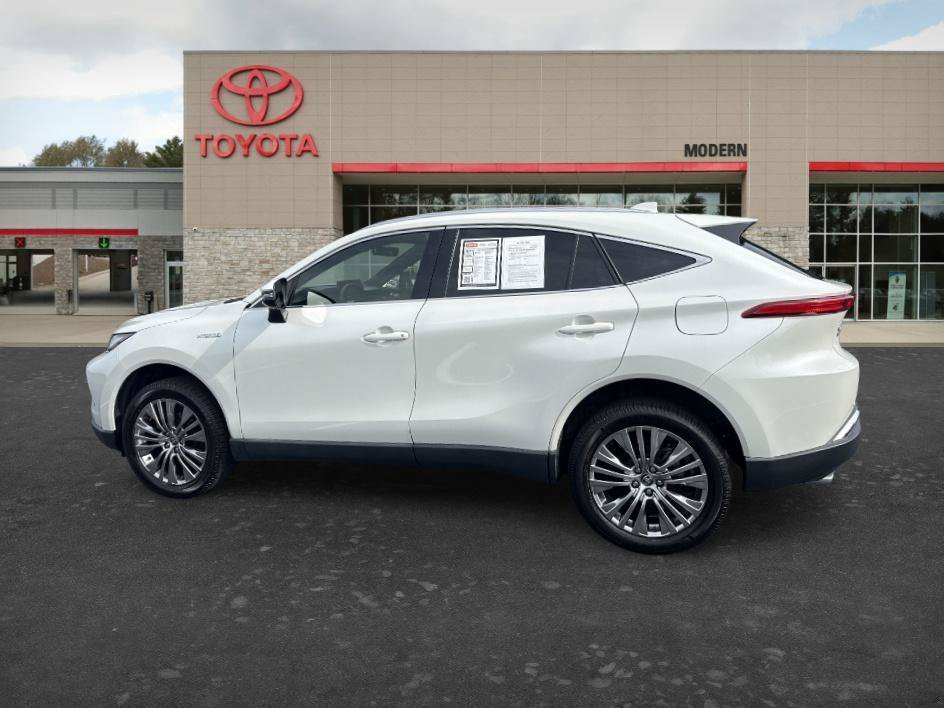 Used 2021 Blizzard Pearl Toyota XLE image 6