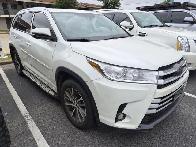 2018 Toyota Highlander XLE V6's photo