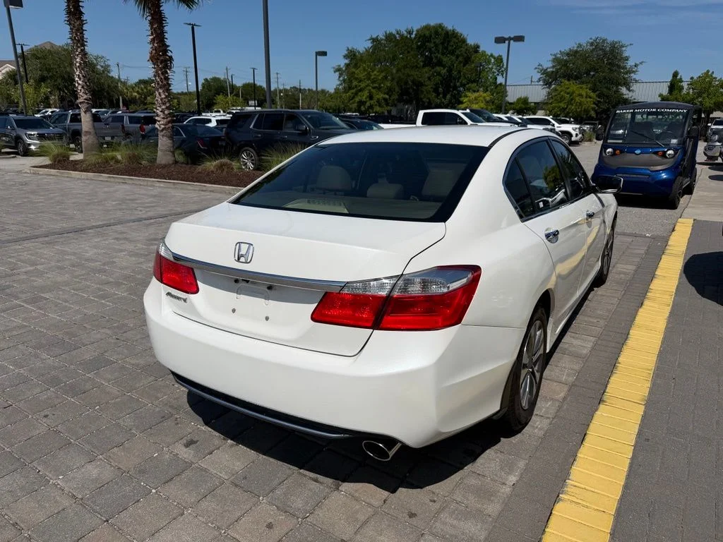 Used 2014  Honda LX image 6