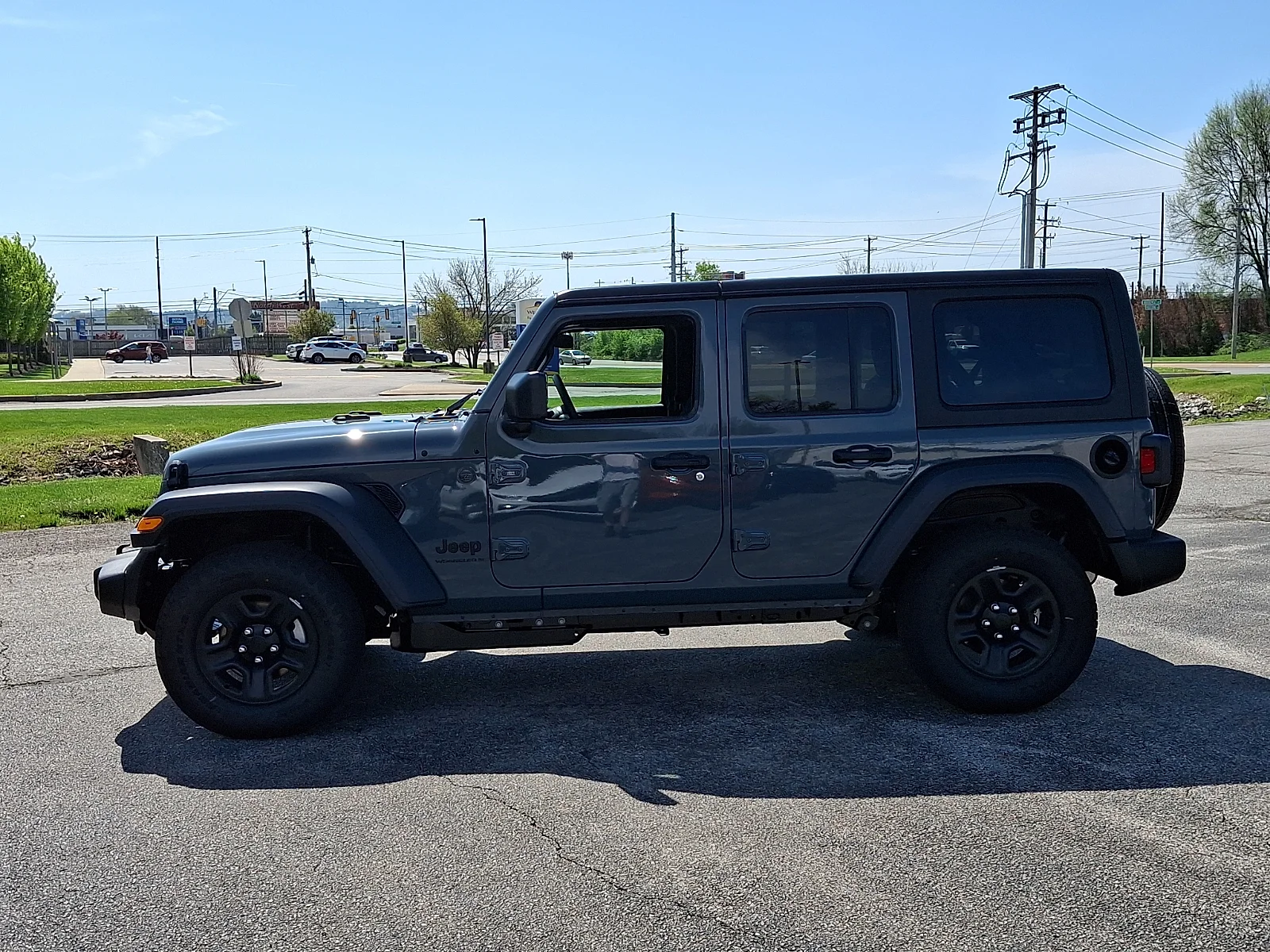 New 2026 Anvil Clear-Coat Exterior Paint Jeep 4-Door Sport image 5