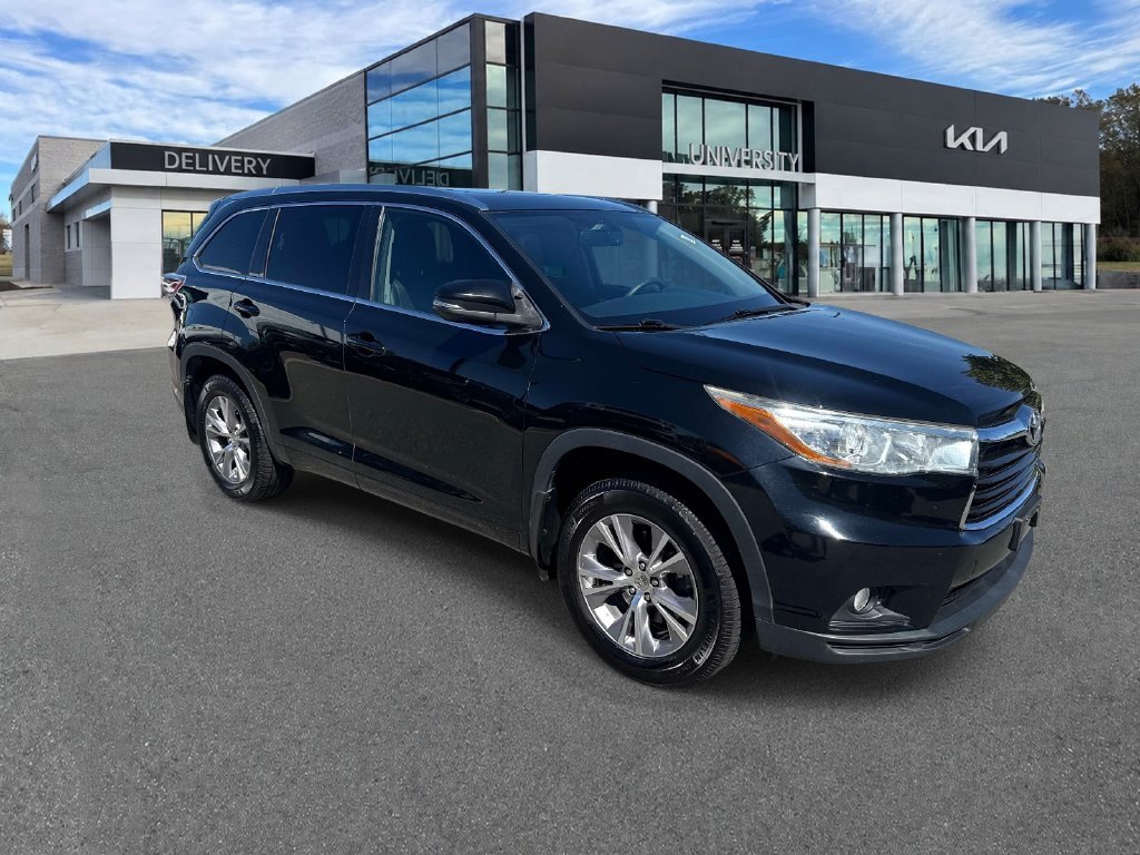 Used 2015 Black Toyota XLE V6 image 1