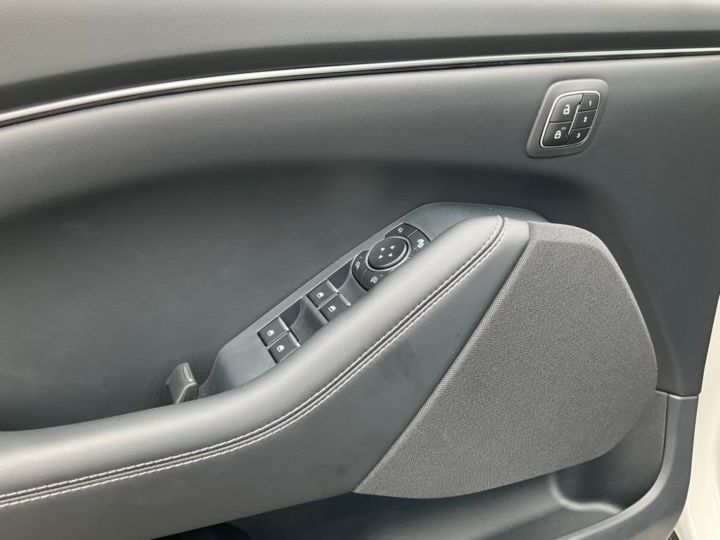 2025 Ford Mustang Mach-E Select - Photo 18