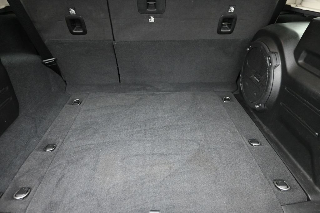Used 2023 Gray Jeep Sahara image 12