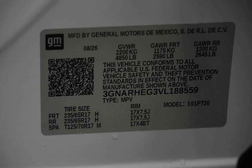 New 2027 Summit White Chevrolet LT image 42