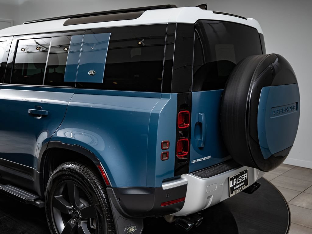 Used 2024 Tasman Blue Metallic Land Rover S image 19
