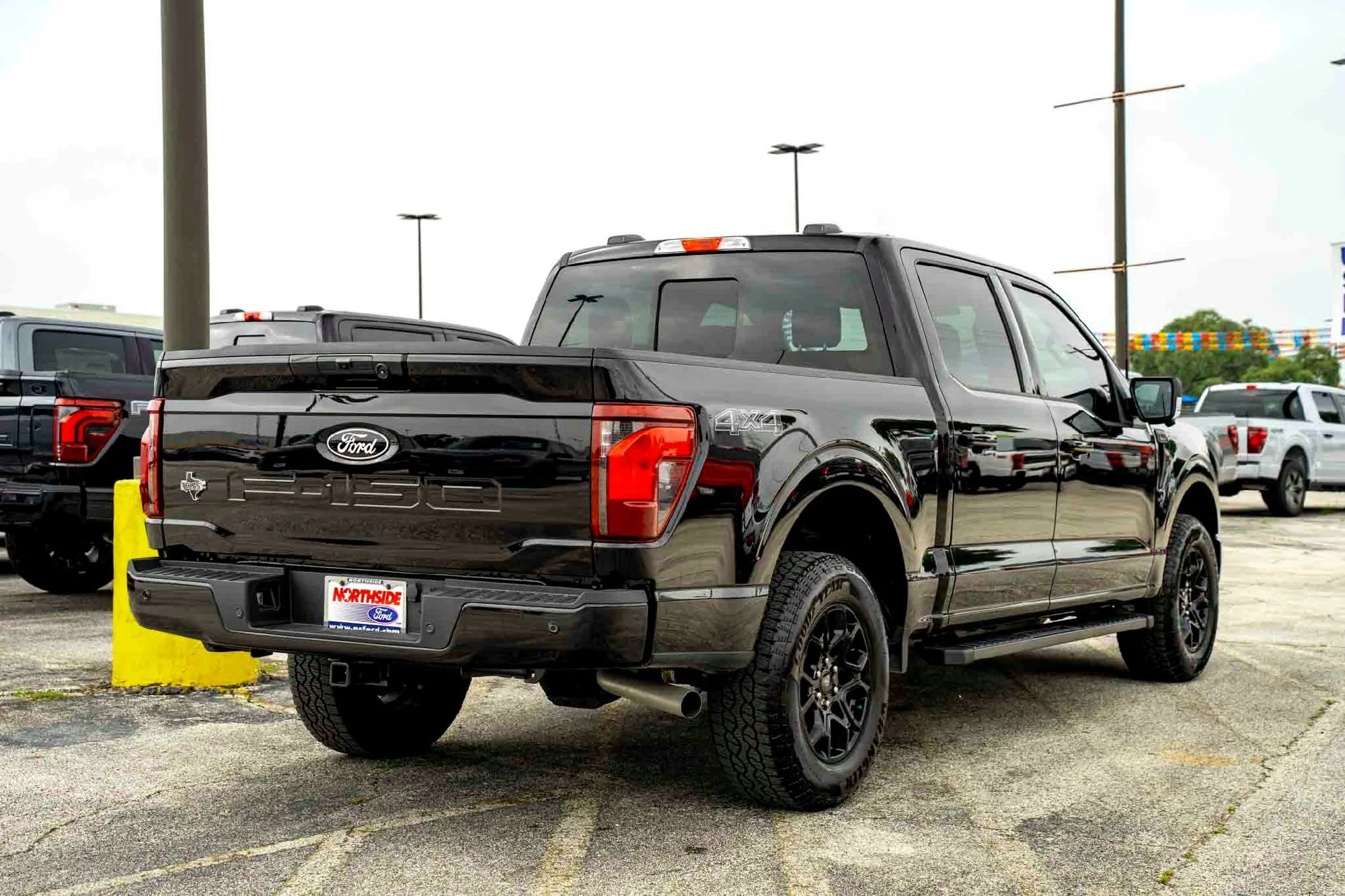 New 2026 Agate Black Metallic Ford XLT image 4