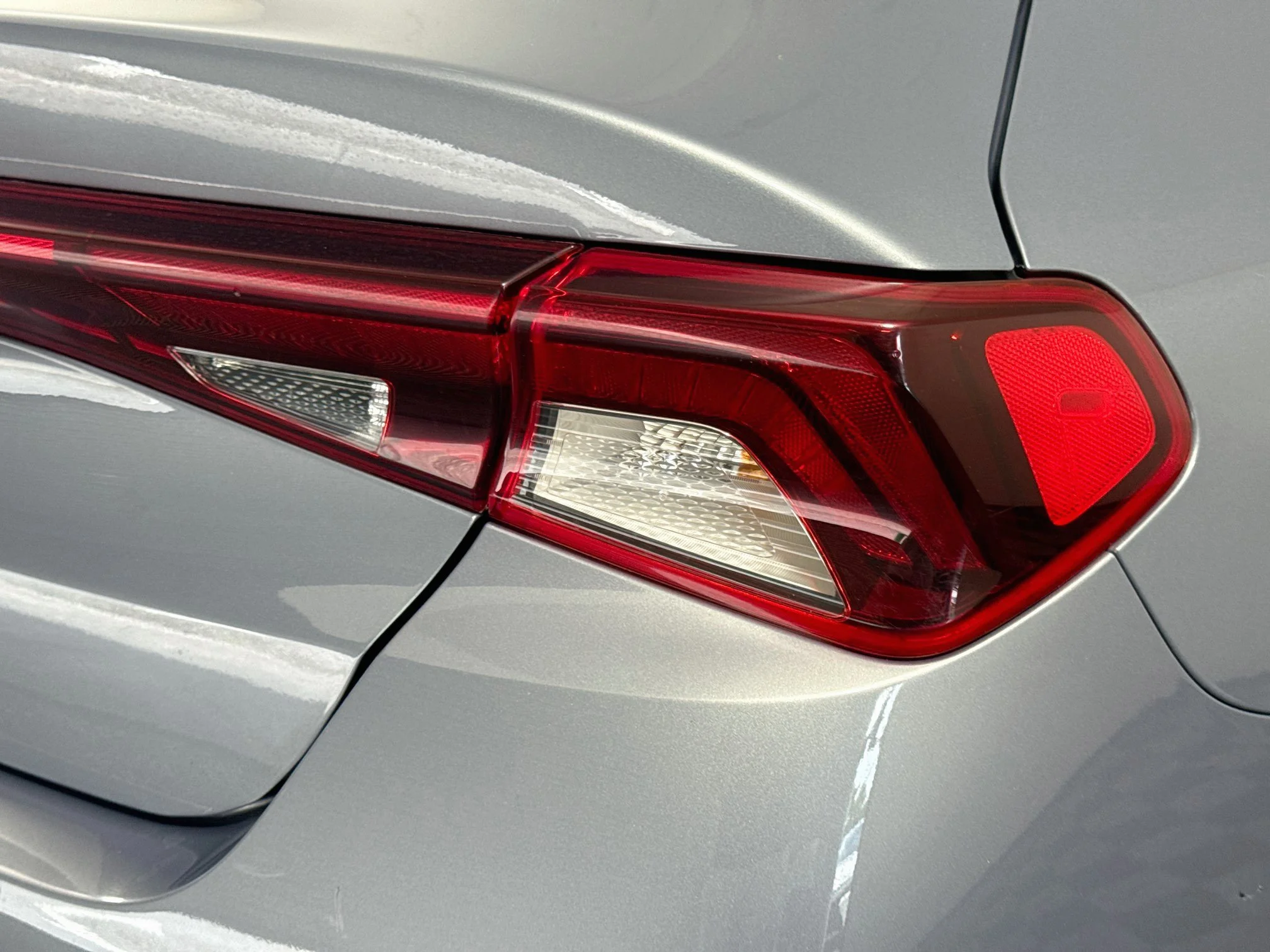 Used 2023 Everlasting Silver Kia LXS image 30