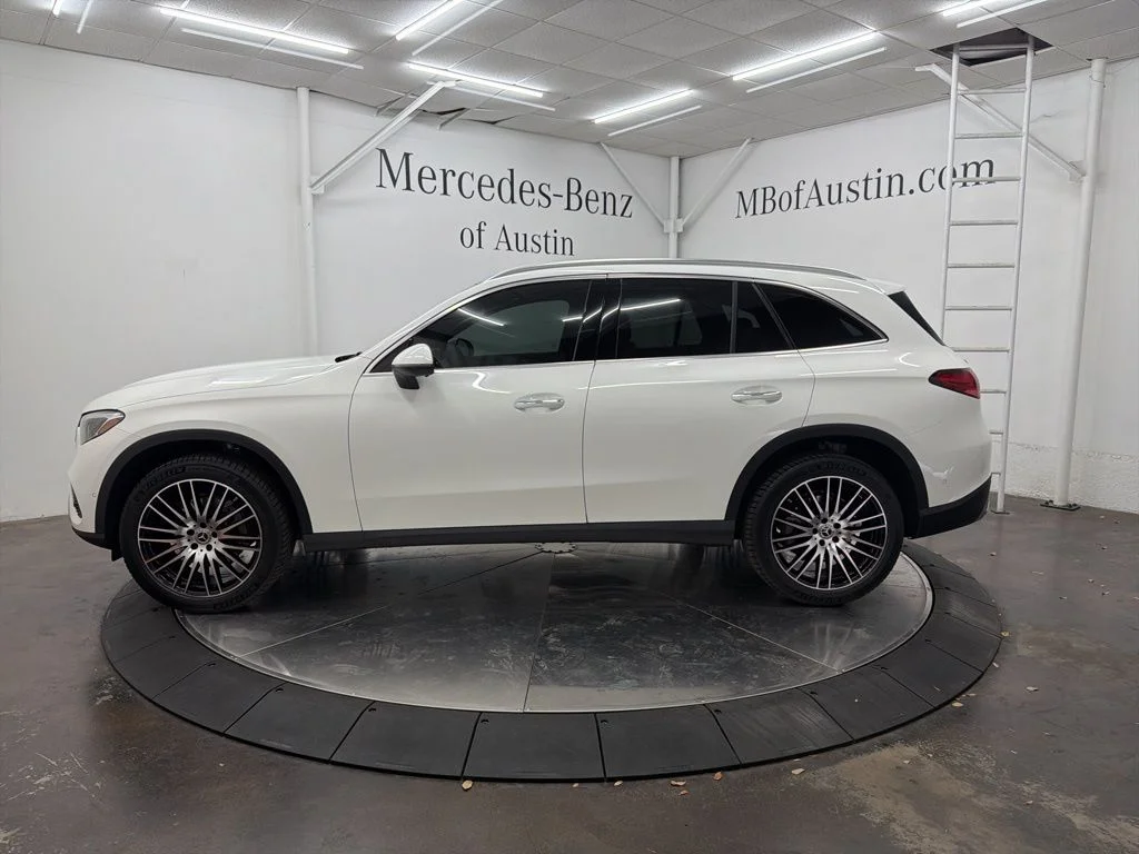 Used 2026 White Mercedes-Benz GLC 300 image 4
