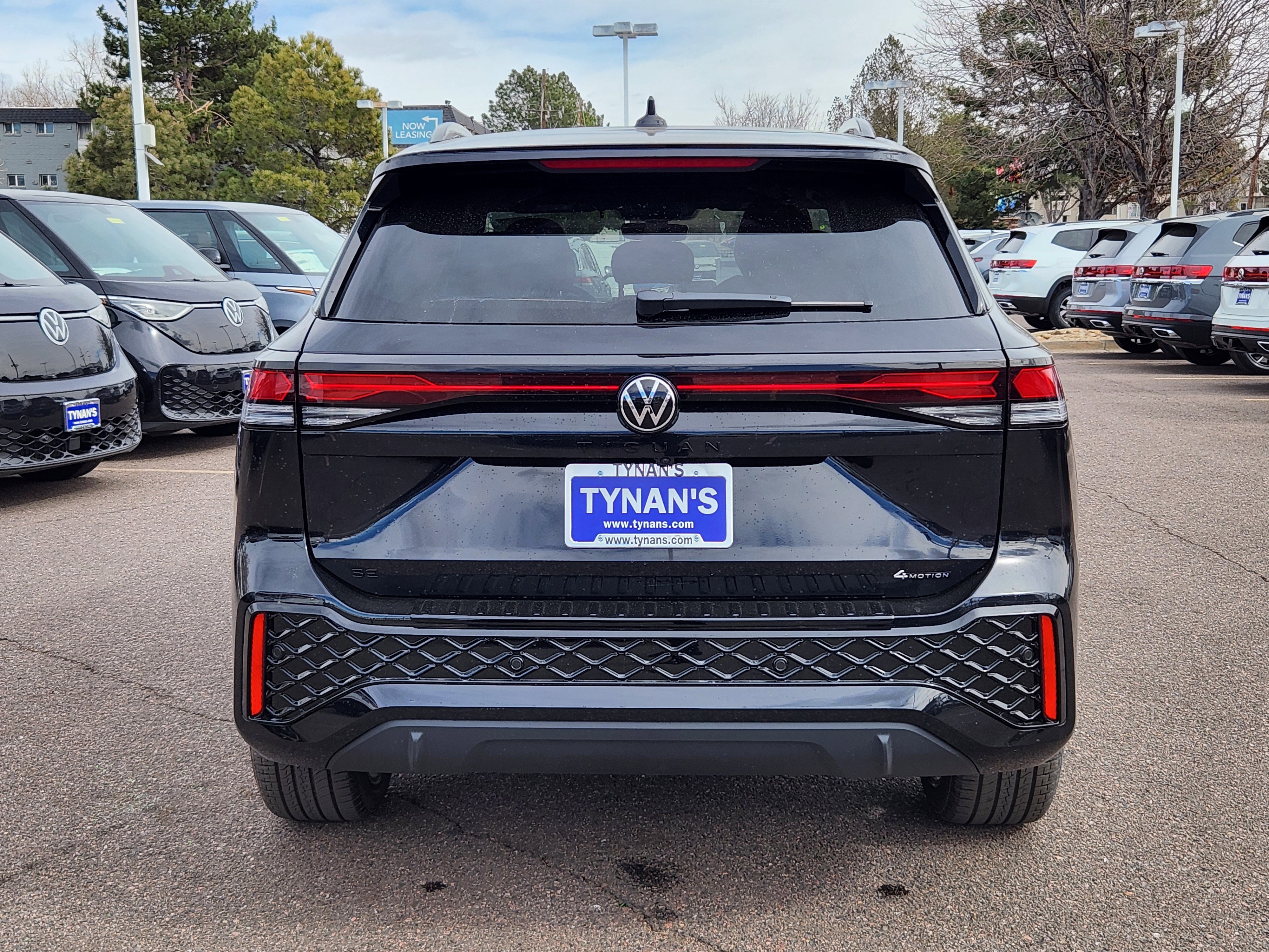 2026 Volkswagen Tiguan SE R-LINE BLACK