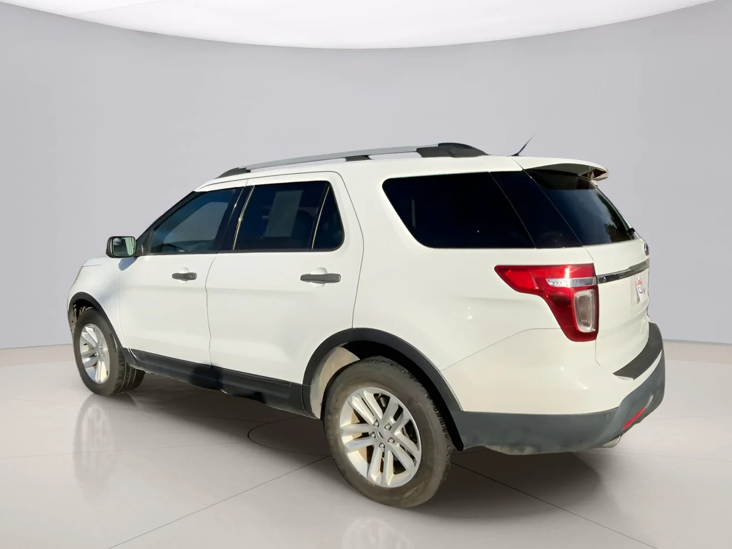 Used 2015 White Ford 4WD image 6