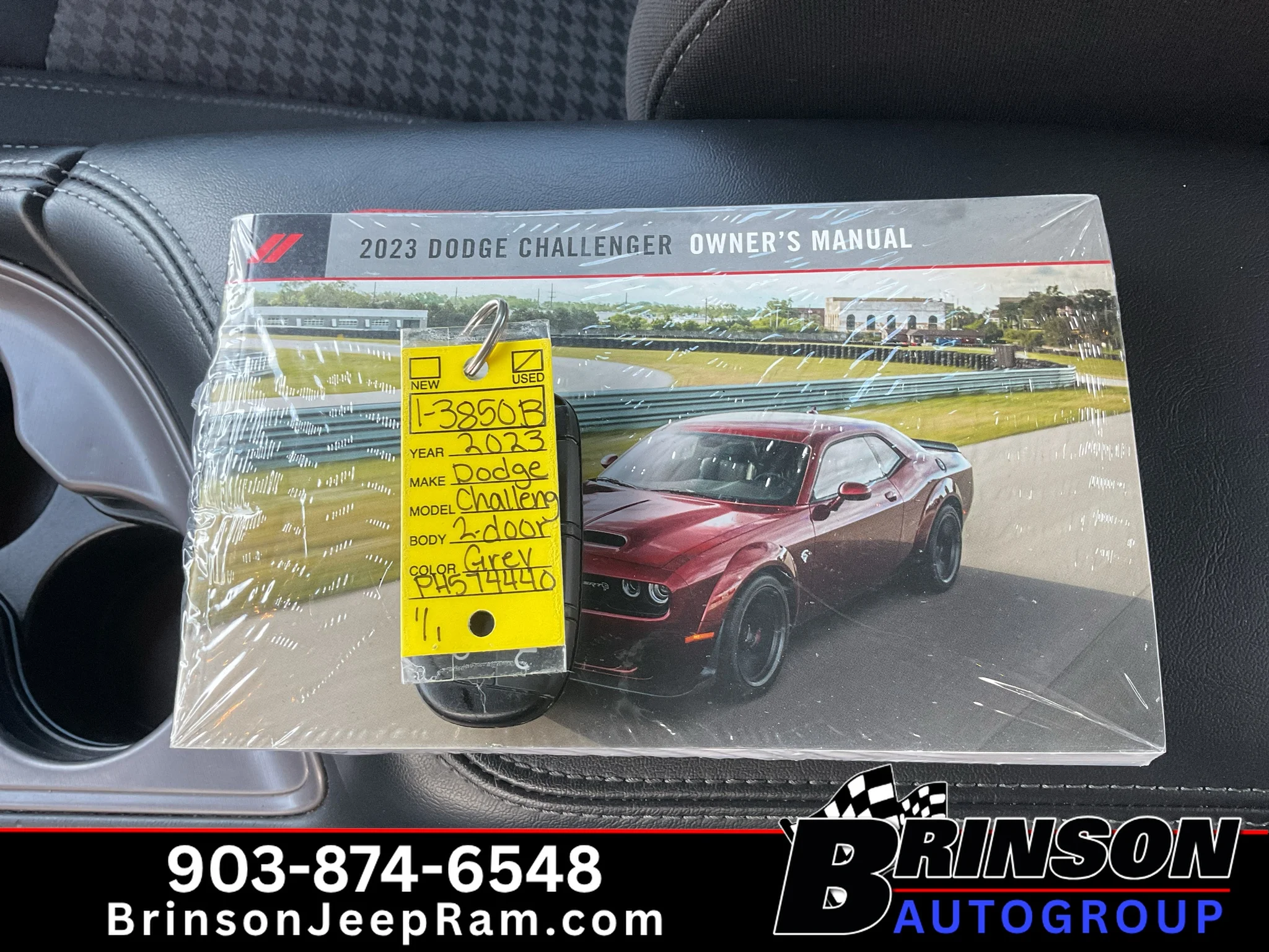 Used 2023 Granite Pearlcoat Dodge SXT image 30