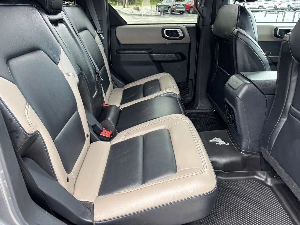 Used 2024 Gray Ford Wildtrak image 18