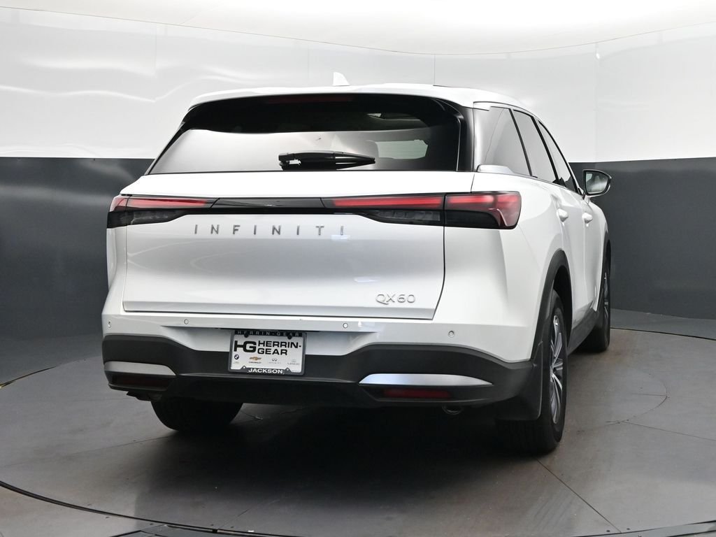 Certified Used 2026 White INFINITI PURE image 7