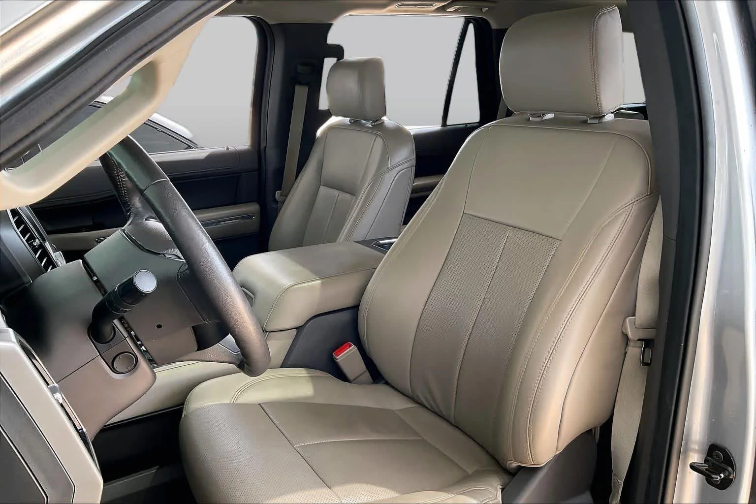 Used 2020 Iconic Silver Ford XLT image 9