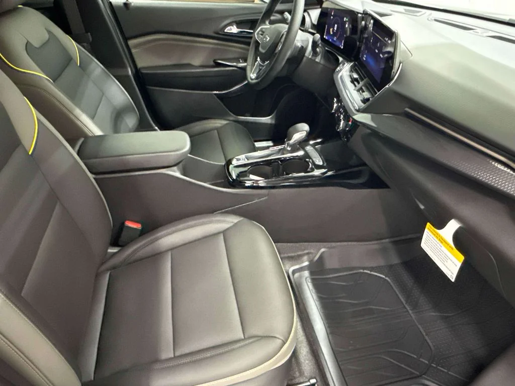 New 2026 Mosaic Black Metallic Chevrolet ACTIV image 29