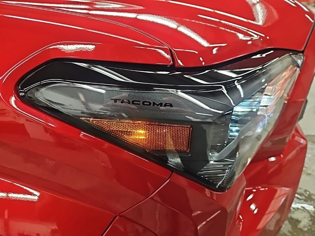 2025 Toyota Tacoma SR5 - Photo 41