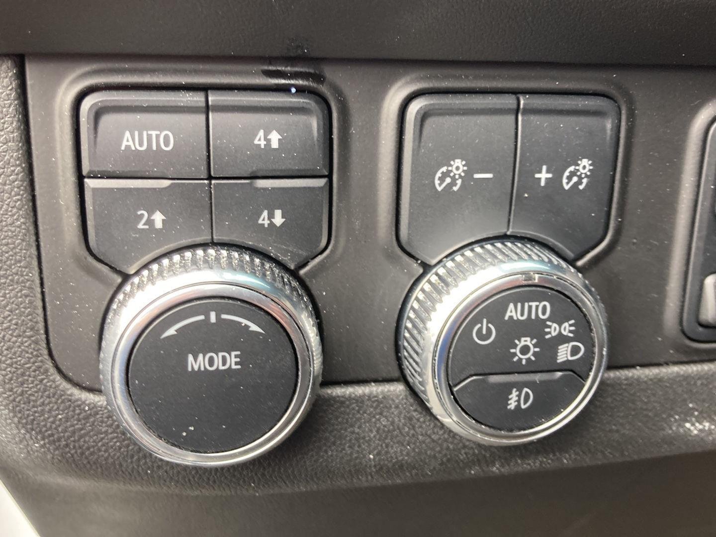 Used 2024 Summit White GMC SLE image 12