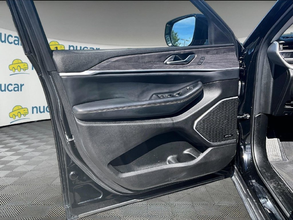 Used 2023 Black Jeep 4xe image 9