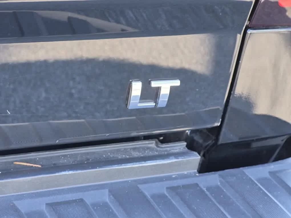 Used 2018 Black Chevrolet LT image 21