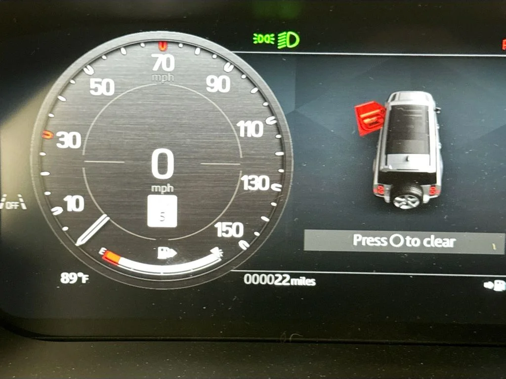 New 2026 Borasco Grey Land Rover X-Dynamic SE image 12