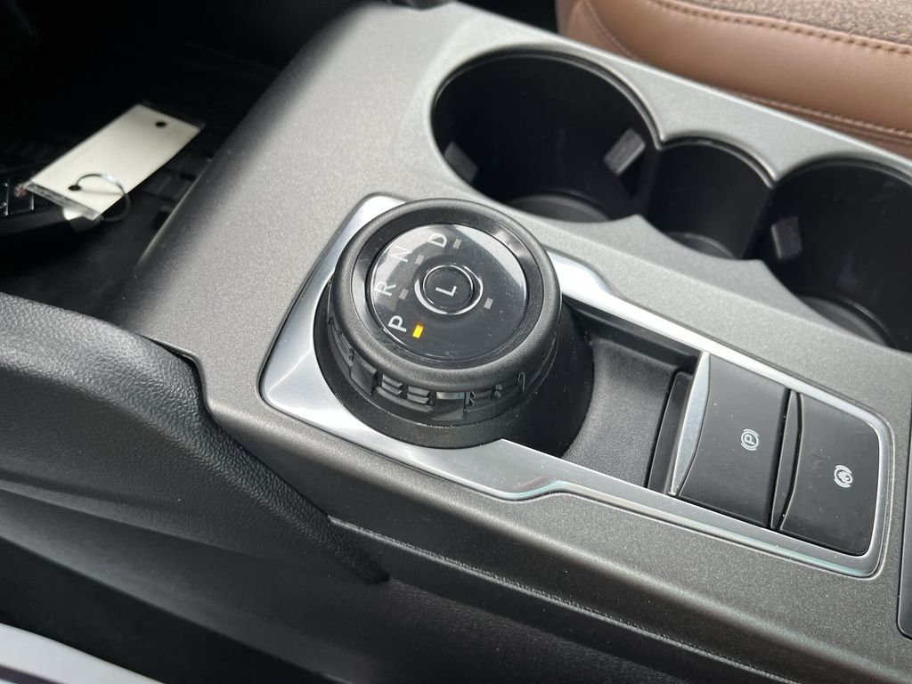 Used 2025 Gray Ford Outer Banks image 20