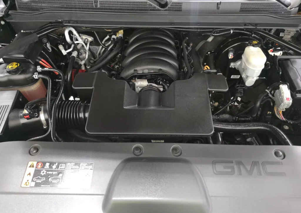 Used 2019 Gray GMC Denali image 5