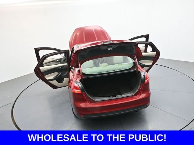 Used 2016 Red Ford SE image 48