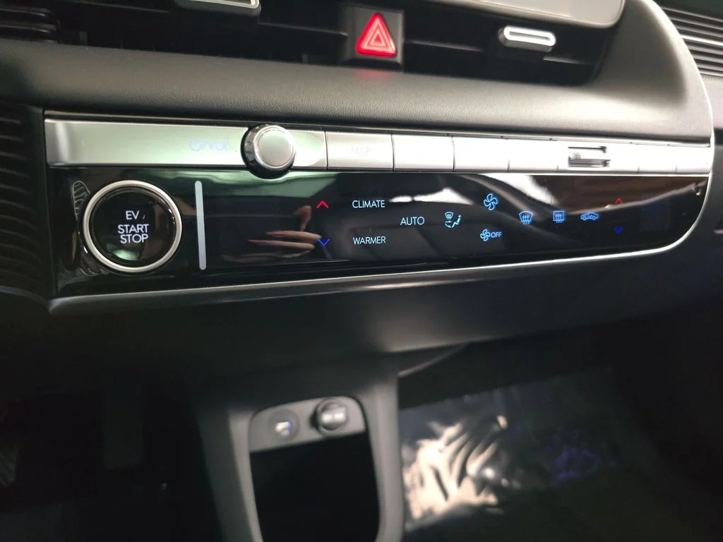 Used 2024 Green Hyundai Limited image 27