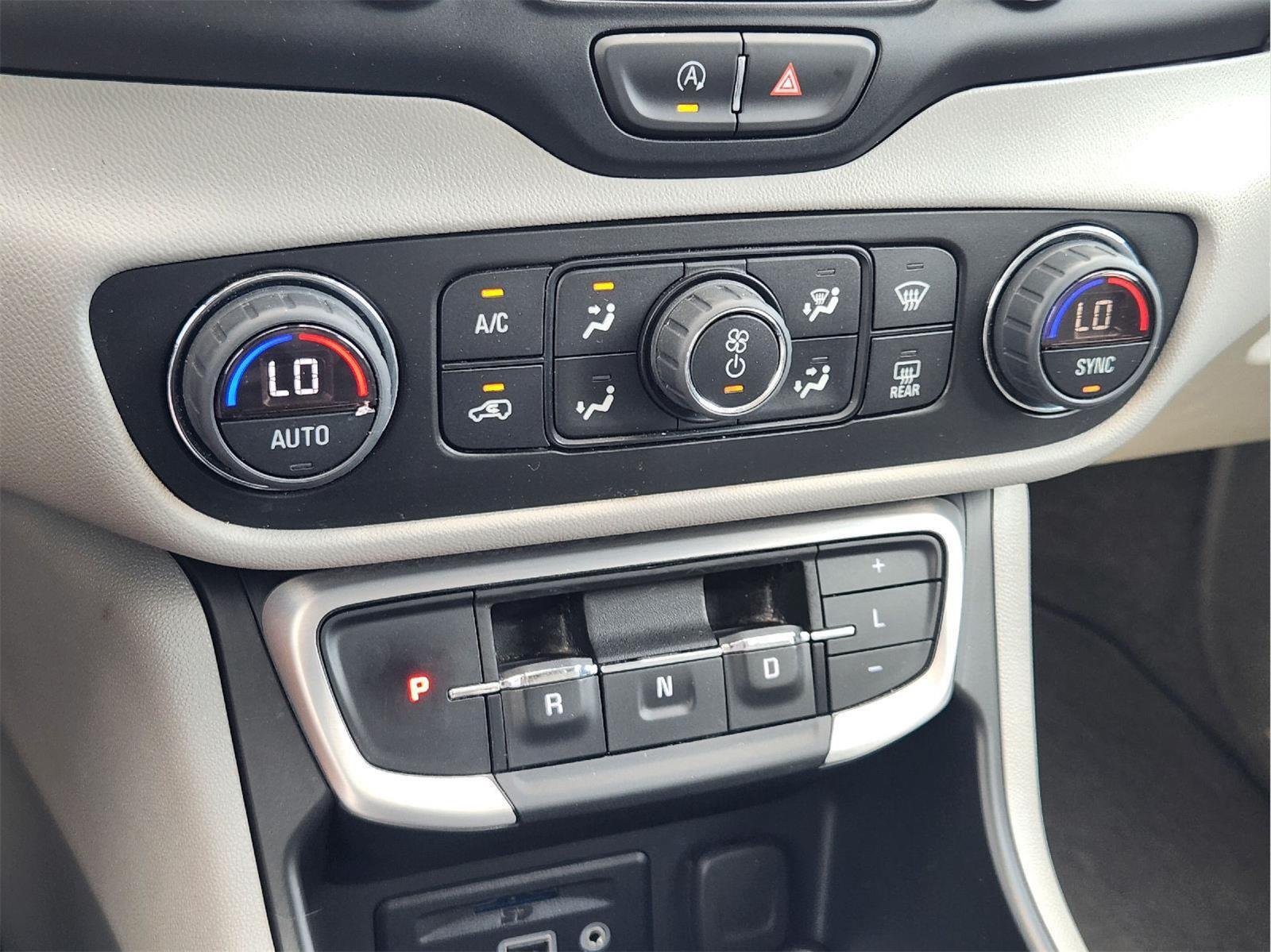 Used 2024 Summit White GMC SLT image 18