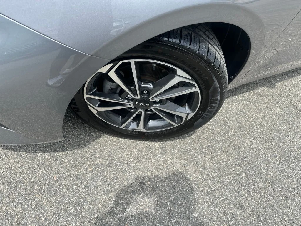 Used 2024 Gray Kia LXS image 2
