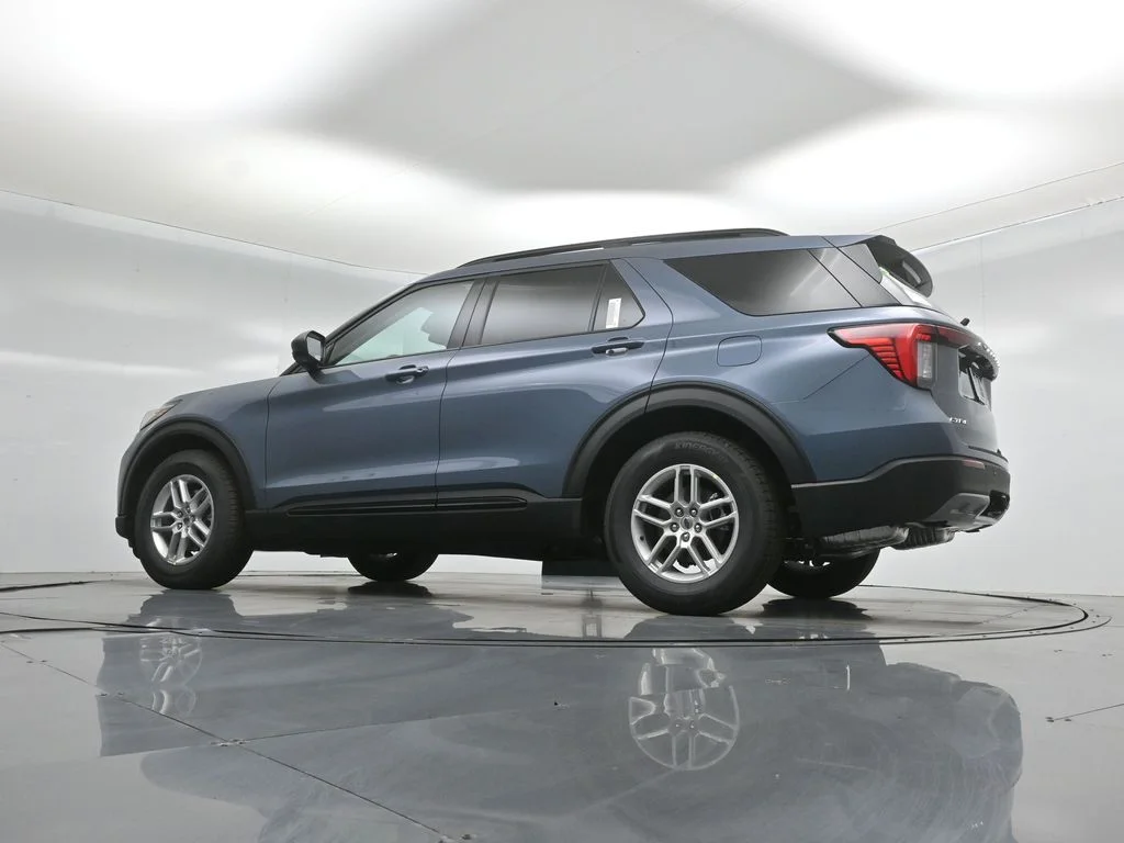 New 2026 Vapor Blue Metallic Ford Active image 49