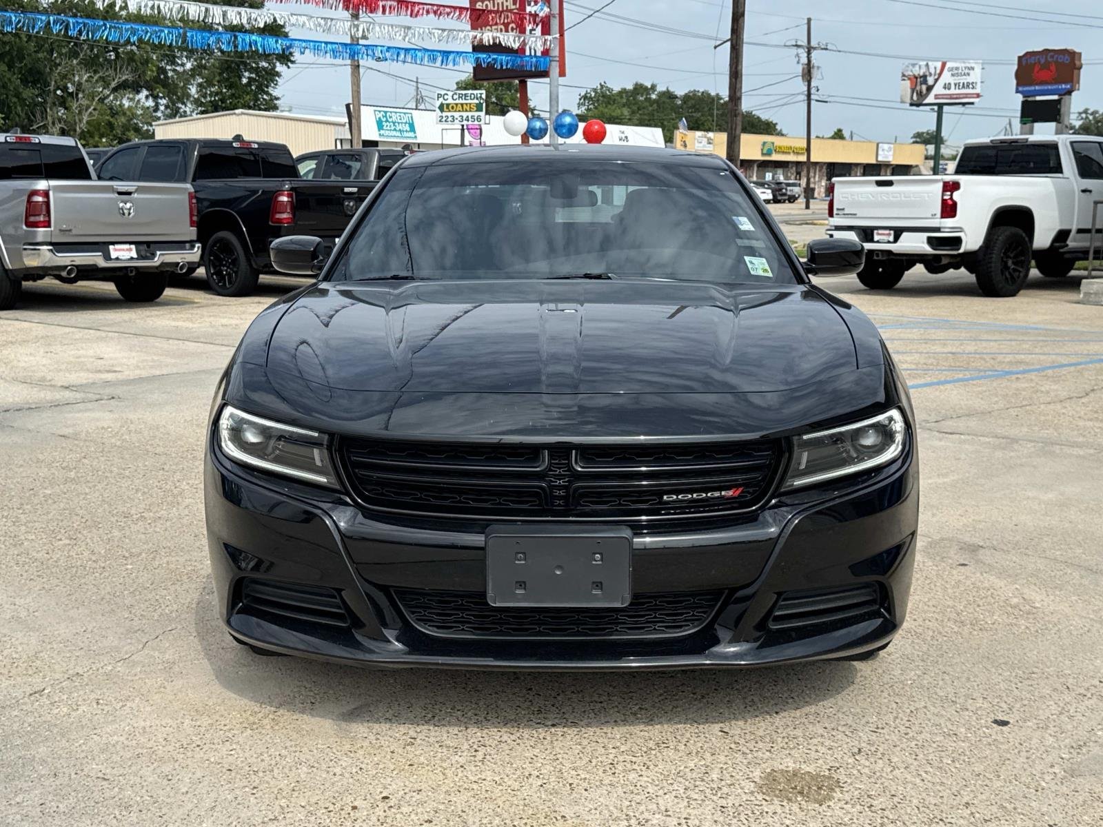 Used 2023 Pitch Black Clearcoat Dodge SXT image 2