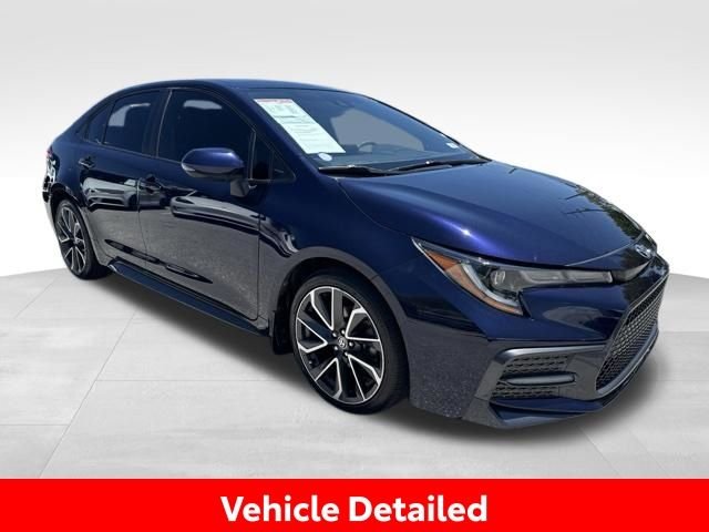 Used 2021  Toyota SE image 2
