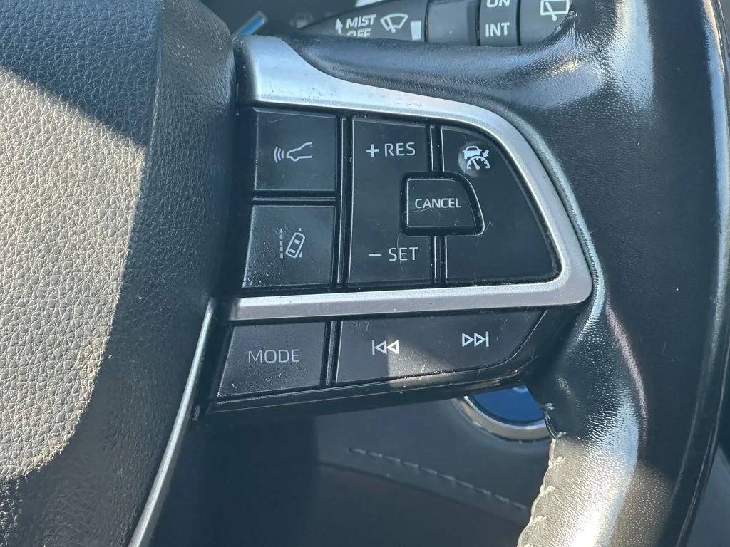 Used 2022 Black Toyota XLE image 22
