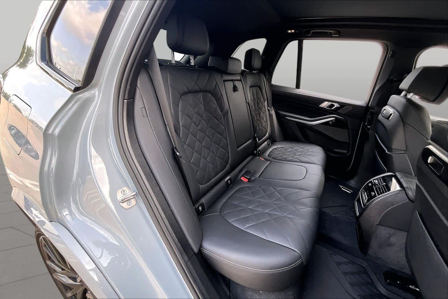 Used 2025 Brooklyn Grey Metallic BMW sDrive40i image 19