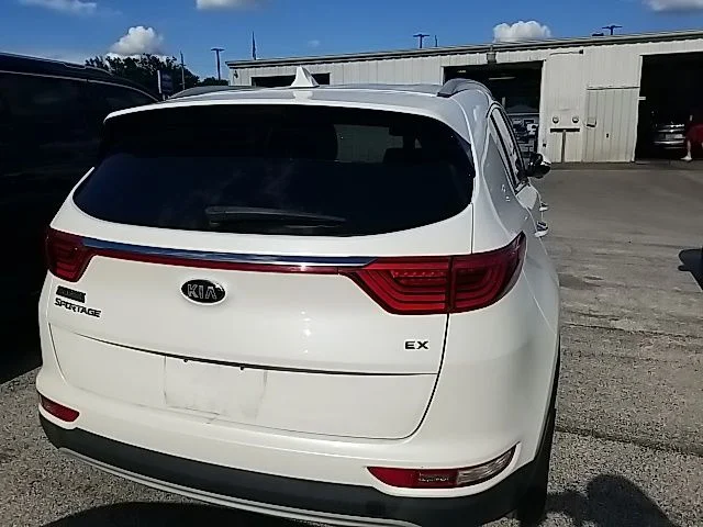 Used 2018 White Kia EX image 20