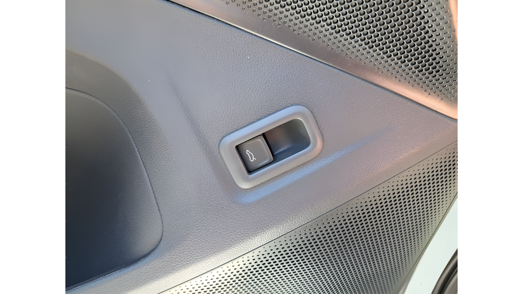 2025 Volkswagen Tiguan SE - Photo 33