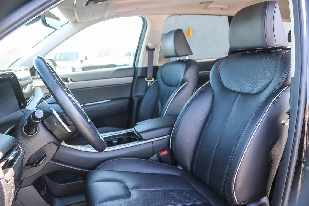 Used 2024 Black Hyundai SEL image 18