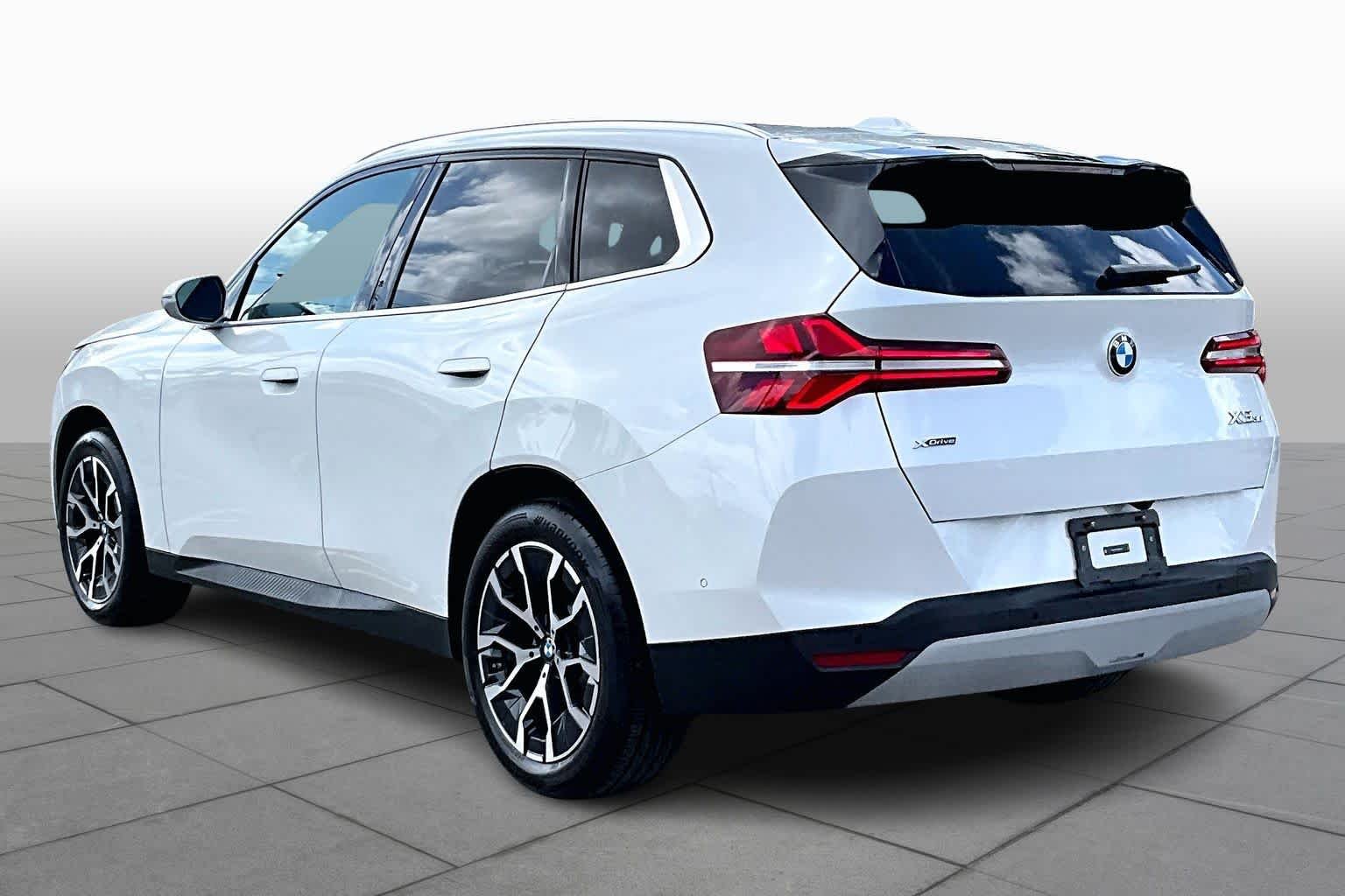 Used 2026 Alpine White BMW 30 xDrive image 22