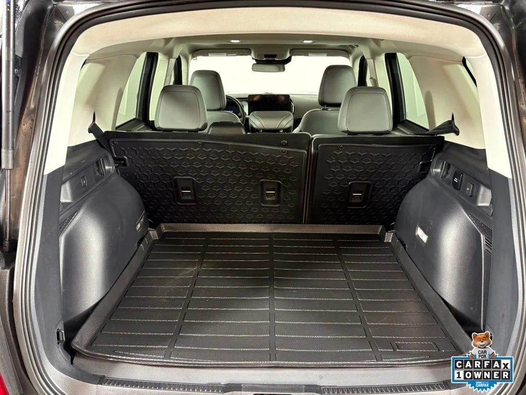 Used 2025 Gray Ford Badlands image 11